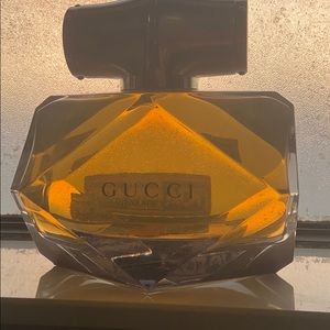 Meet your Posher, Raisa